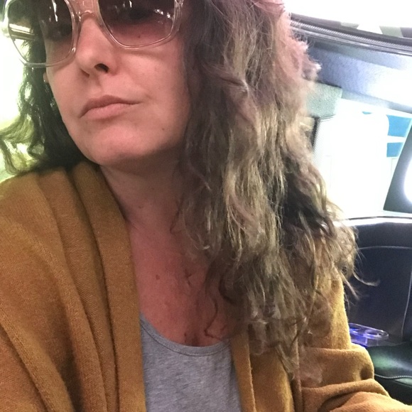 Meet your Posher, Rachel - Picture 2 of 5